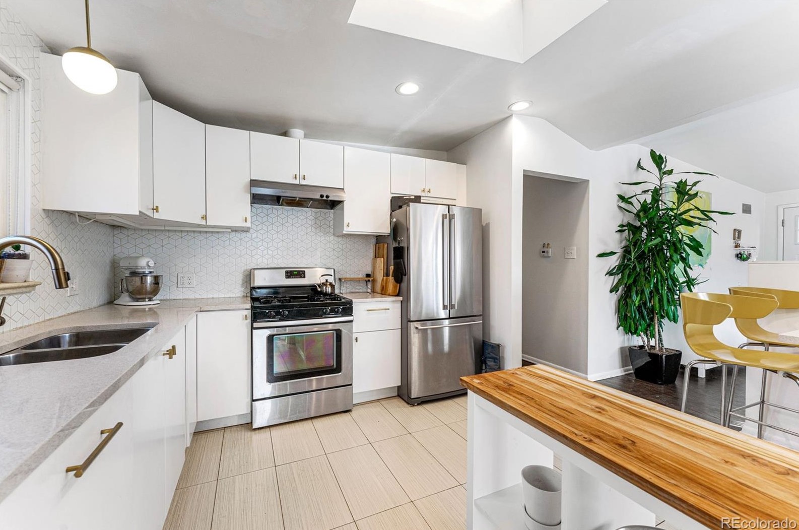 6040 Cody St, Arvada CO  80004-5431 exterior