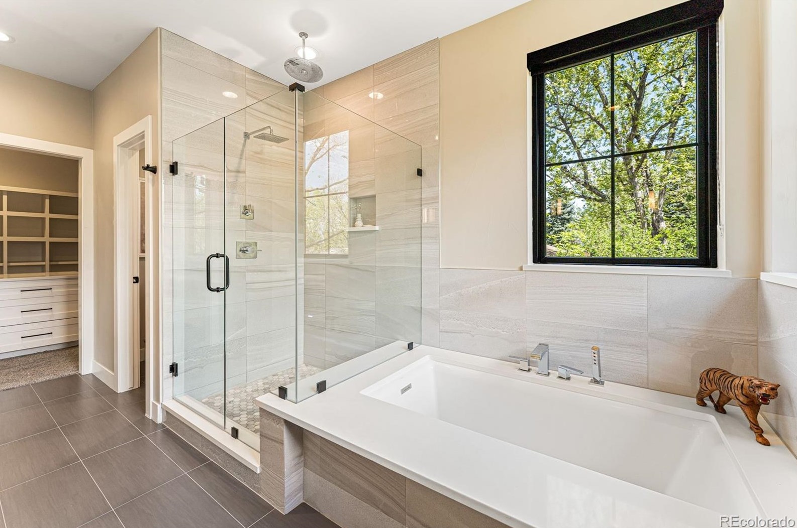 6185 Columbine Way, Littleton CO 80121-2805 exterior