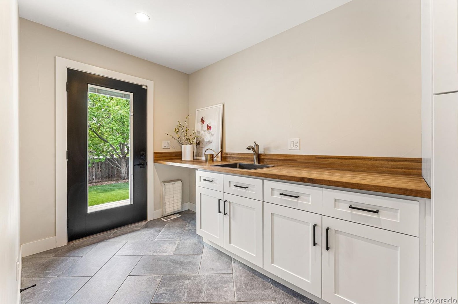 6185 Columbine Way, Littleton CO 80121-2805 exterior