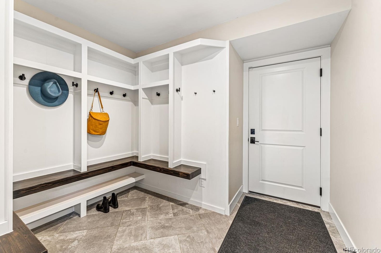 6185 Columbine Way, Littleton CO 80121-2805 exterior