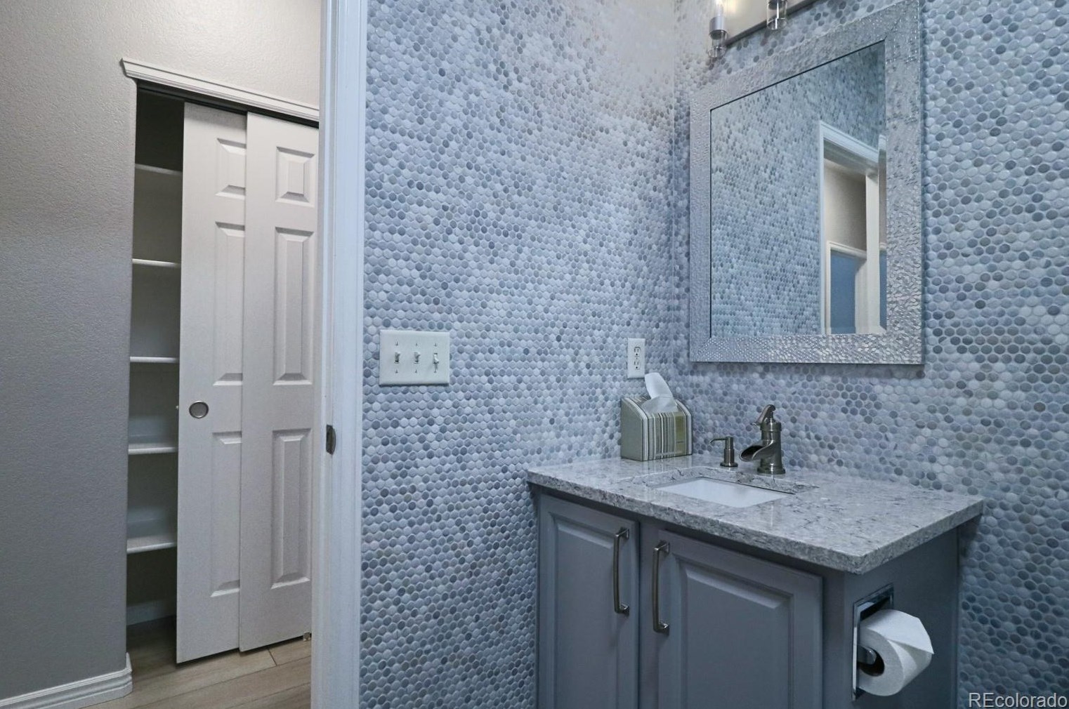 5663 Monument Dr, Castle Rock CO  80104-9814 exterior