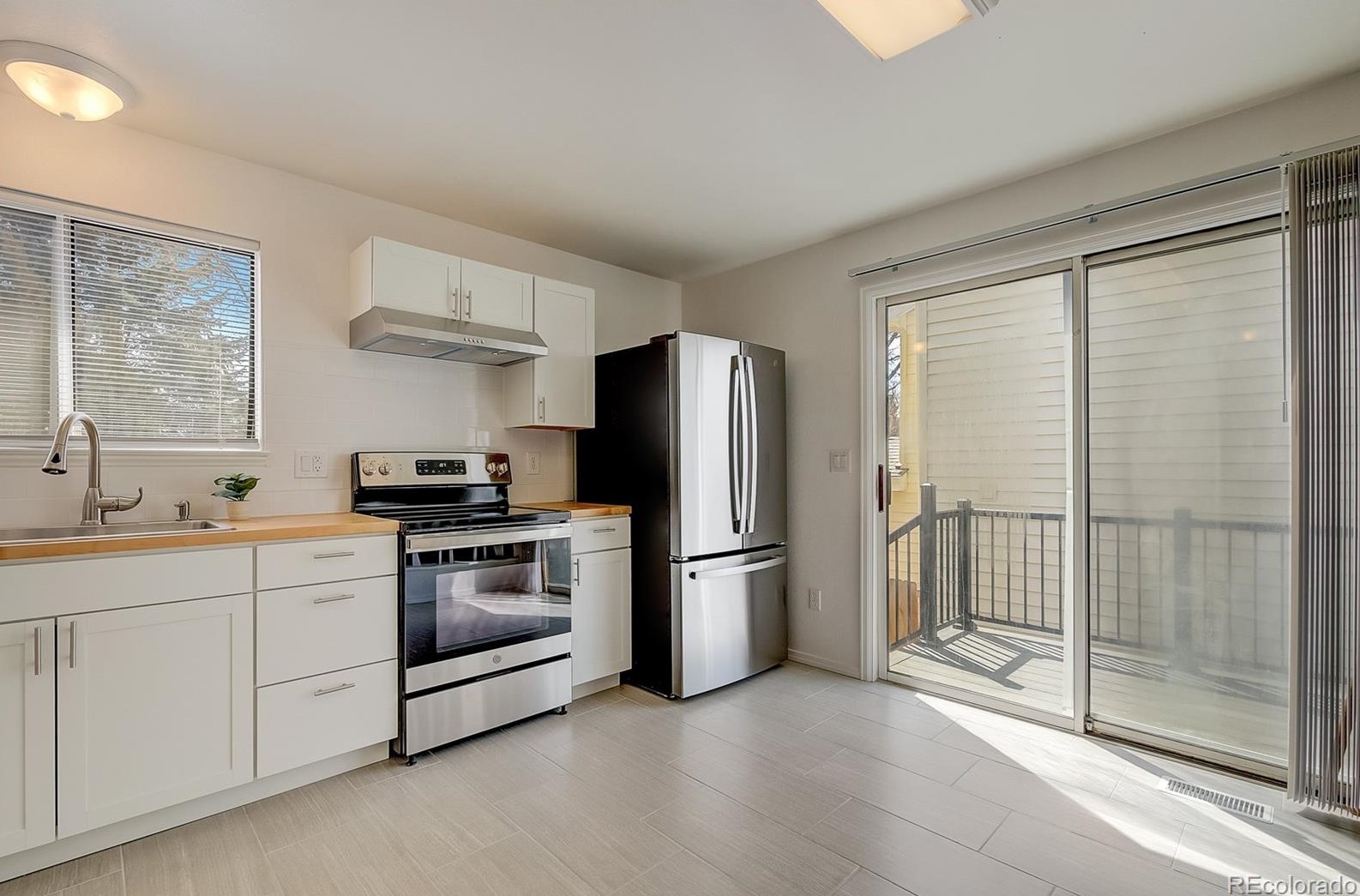 5886 77th Dr, Arvada CO  80003-5819 exterior