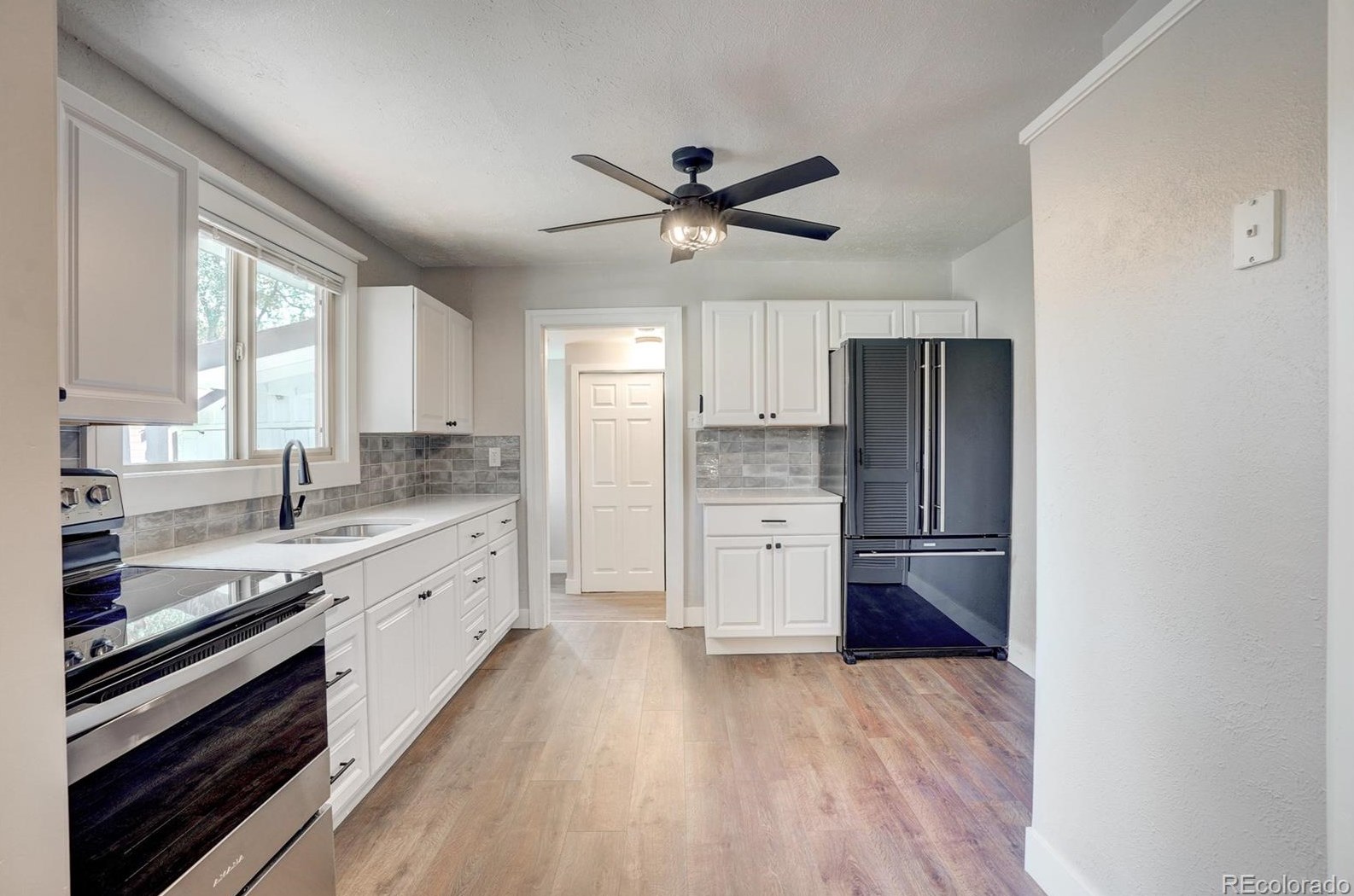 1045 Venice St, Longmont CO  80501-4318 exterior