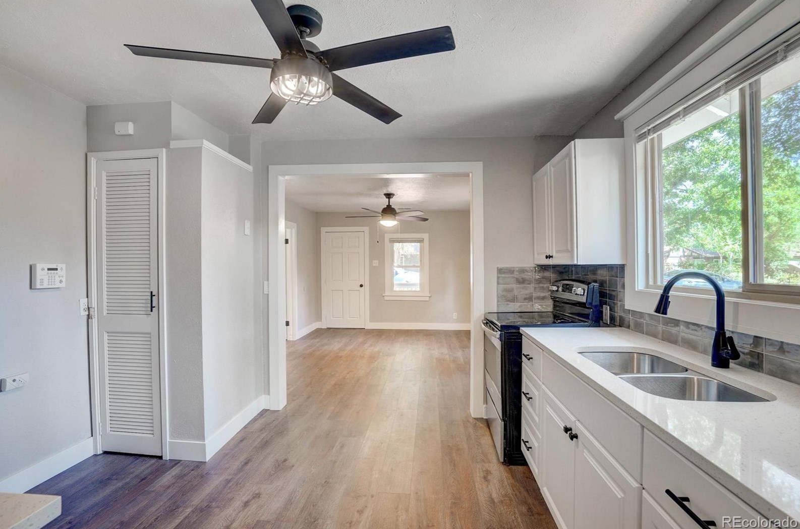 1045 Venice St, Longmont CO  80501-4318 exterior