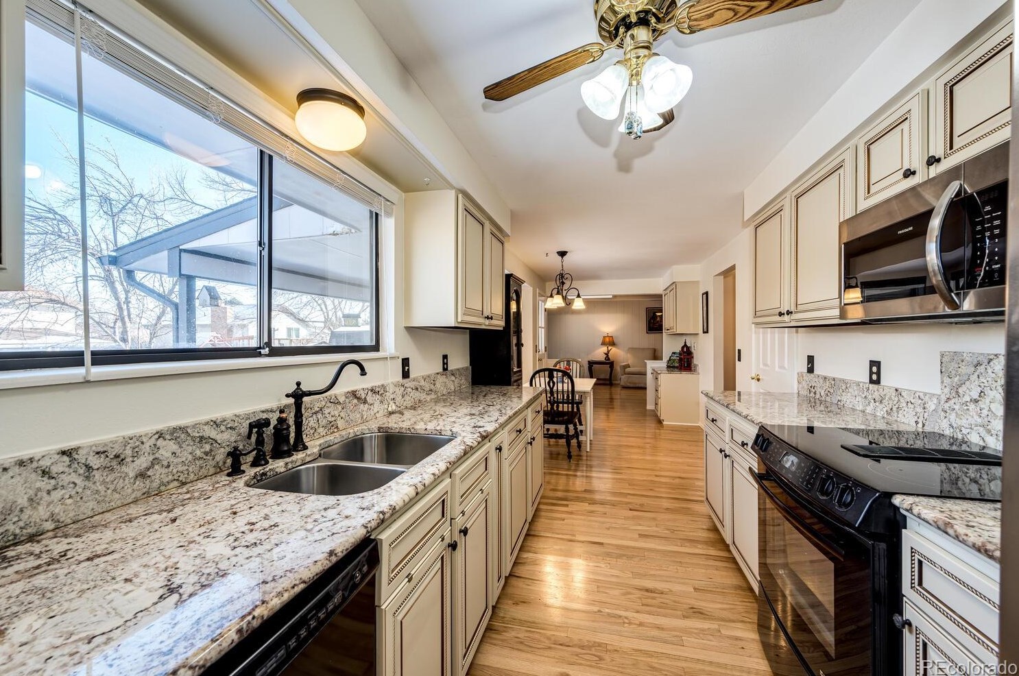 7716 Newland St, Littleton CO  80128-5743 exterior