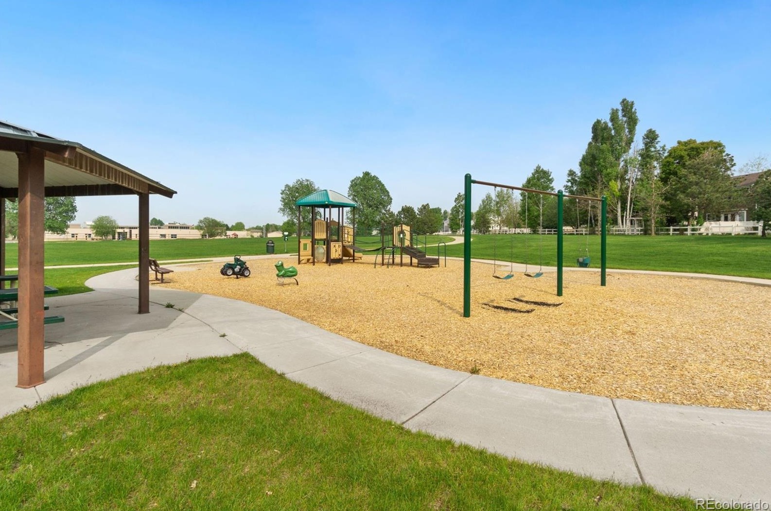 6421 Sparrow Ave, Longmont CO  80504-6551 exterior