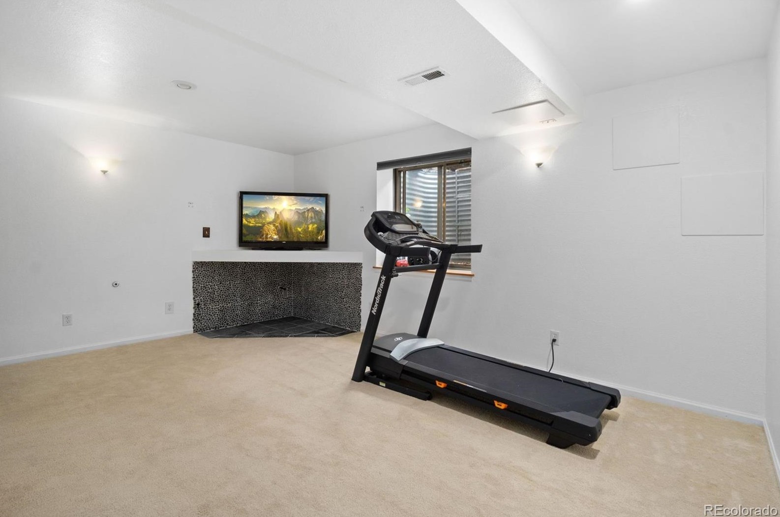 6421 Sparrow Ave, Longmont CO  80504-6551 exterior