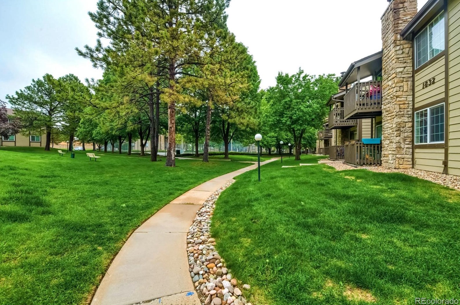 1836 Pitkin Cir, Aurora CO 80017-4293 exterior