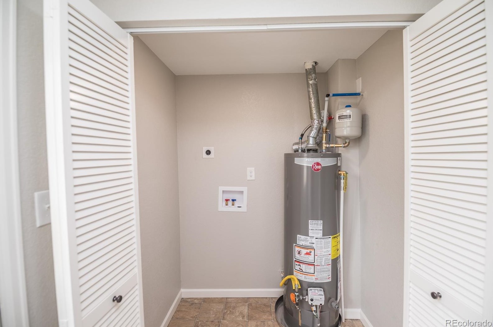 5424 Reed Ct, Arvada CO  80002-3844 exterior