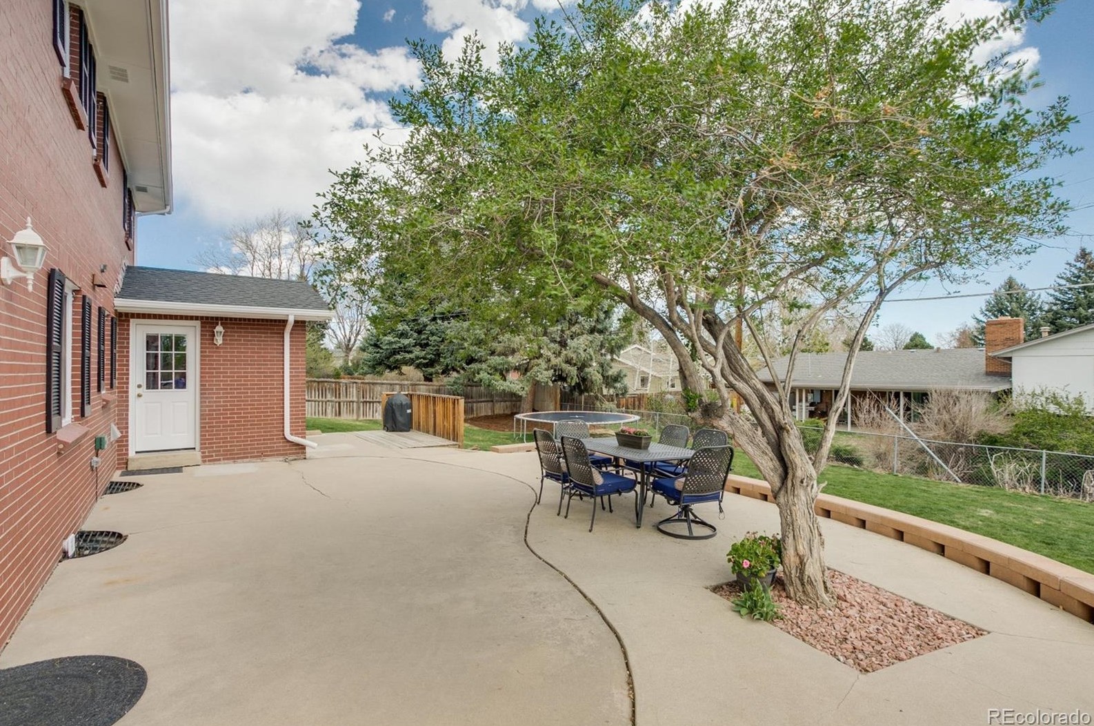 6952 Dover Cir, Arvada CO  80004-1732 exterior