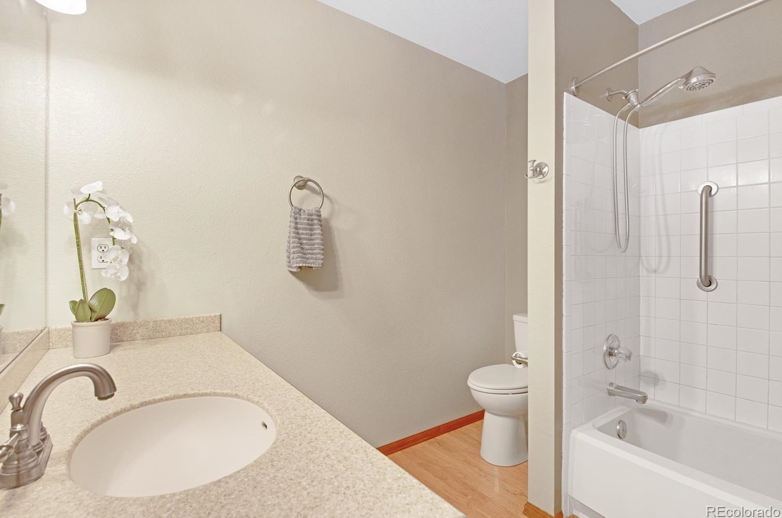 2957 Rowland Ave, Littleton CO 80120-2902 exterior