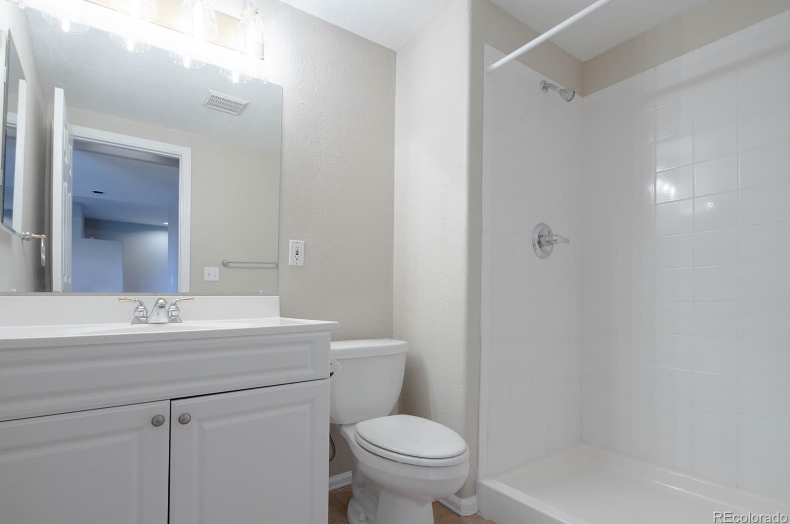 9046 Sanderling Way, Littleton CO 80126-5270 exterior