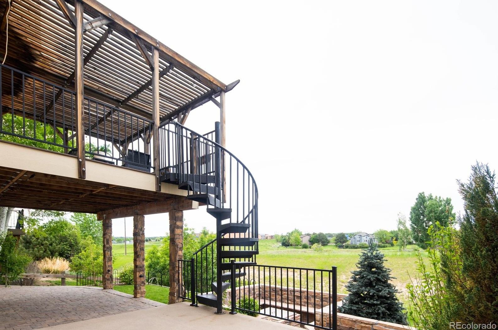 9046 Sanderling Way, Littleton CO 80126-5270 exterior