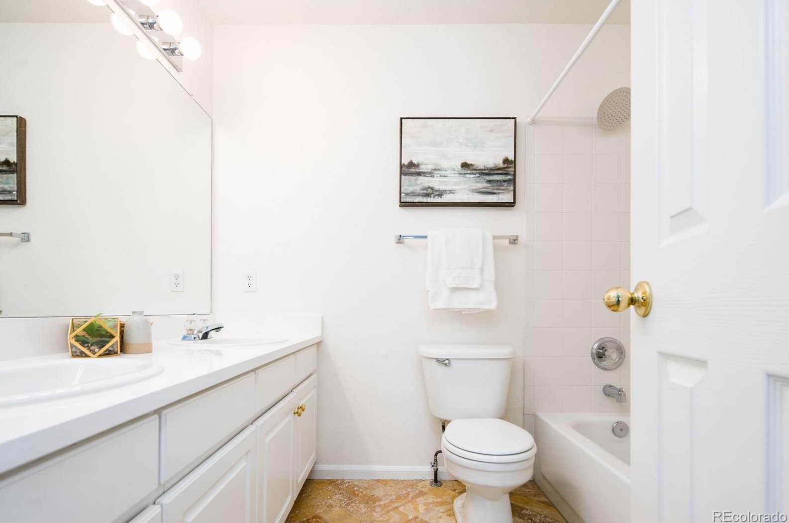 9046 Sanderling Way, Littleton CO 80126-5270 exterior