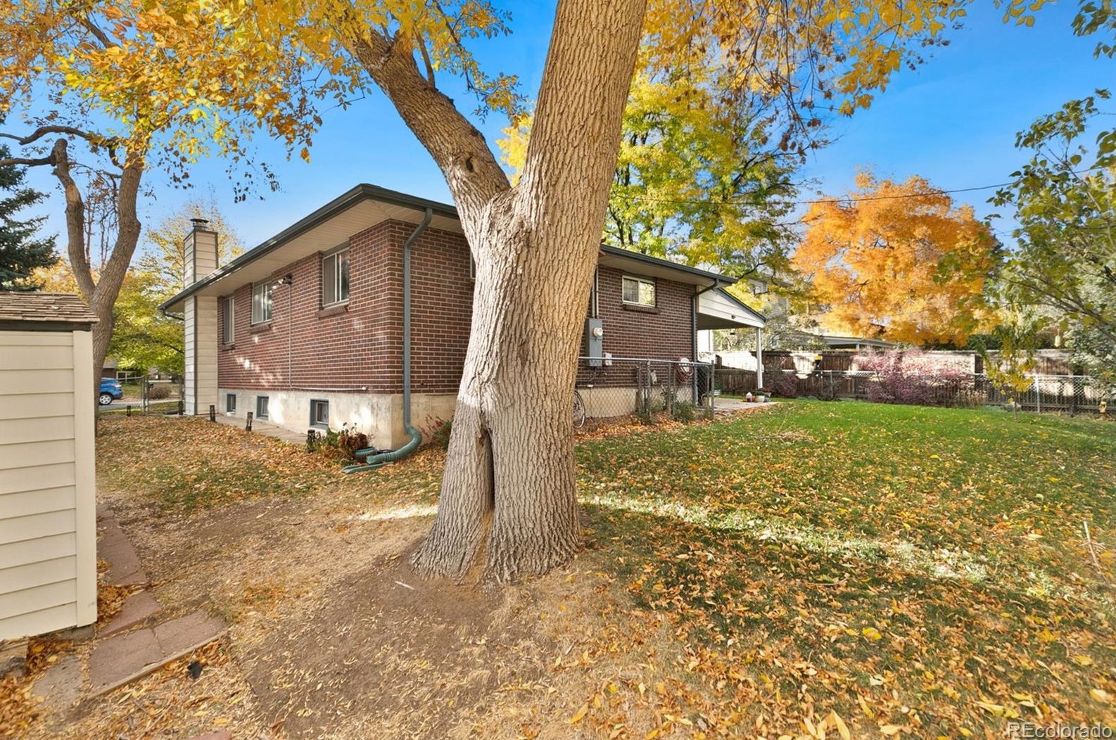 5844 Parfet St, Arvada CO  80004-4747 exterior