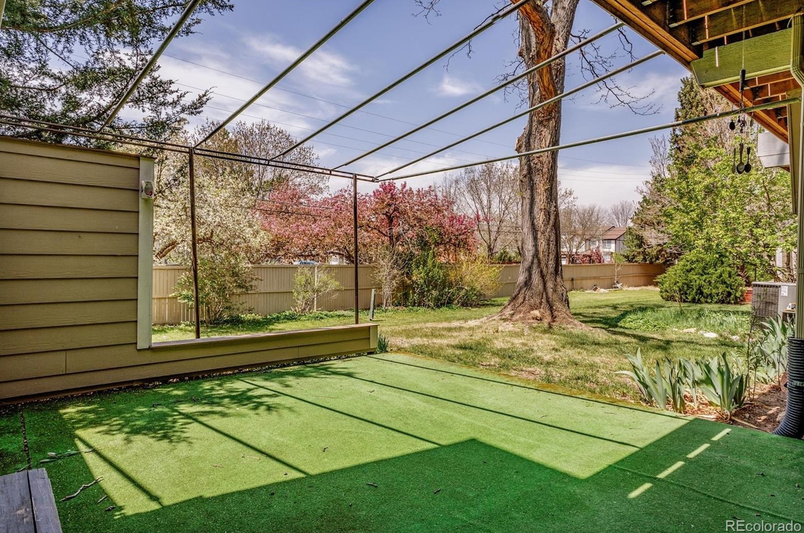 6483 Sycamore St, Littleton CO 80120-3036 exterior