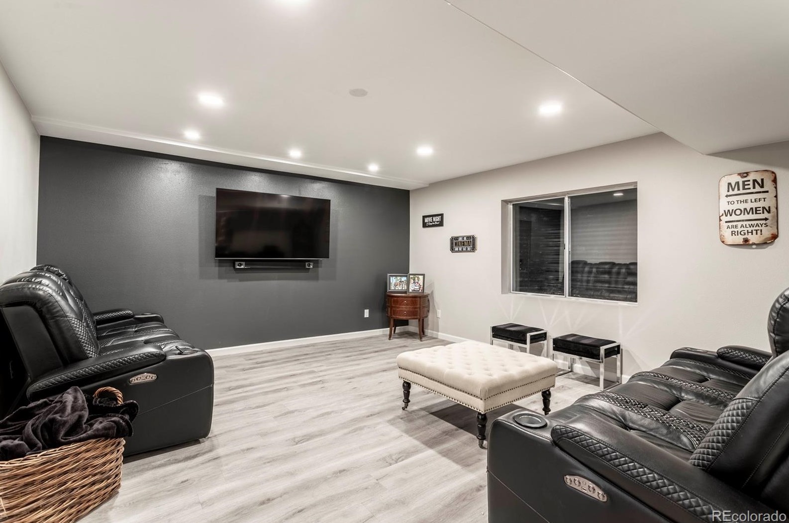 2574 Greensborough Dr, Littleton CO  80129-2221 exterior