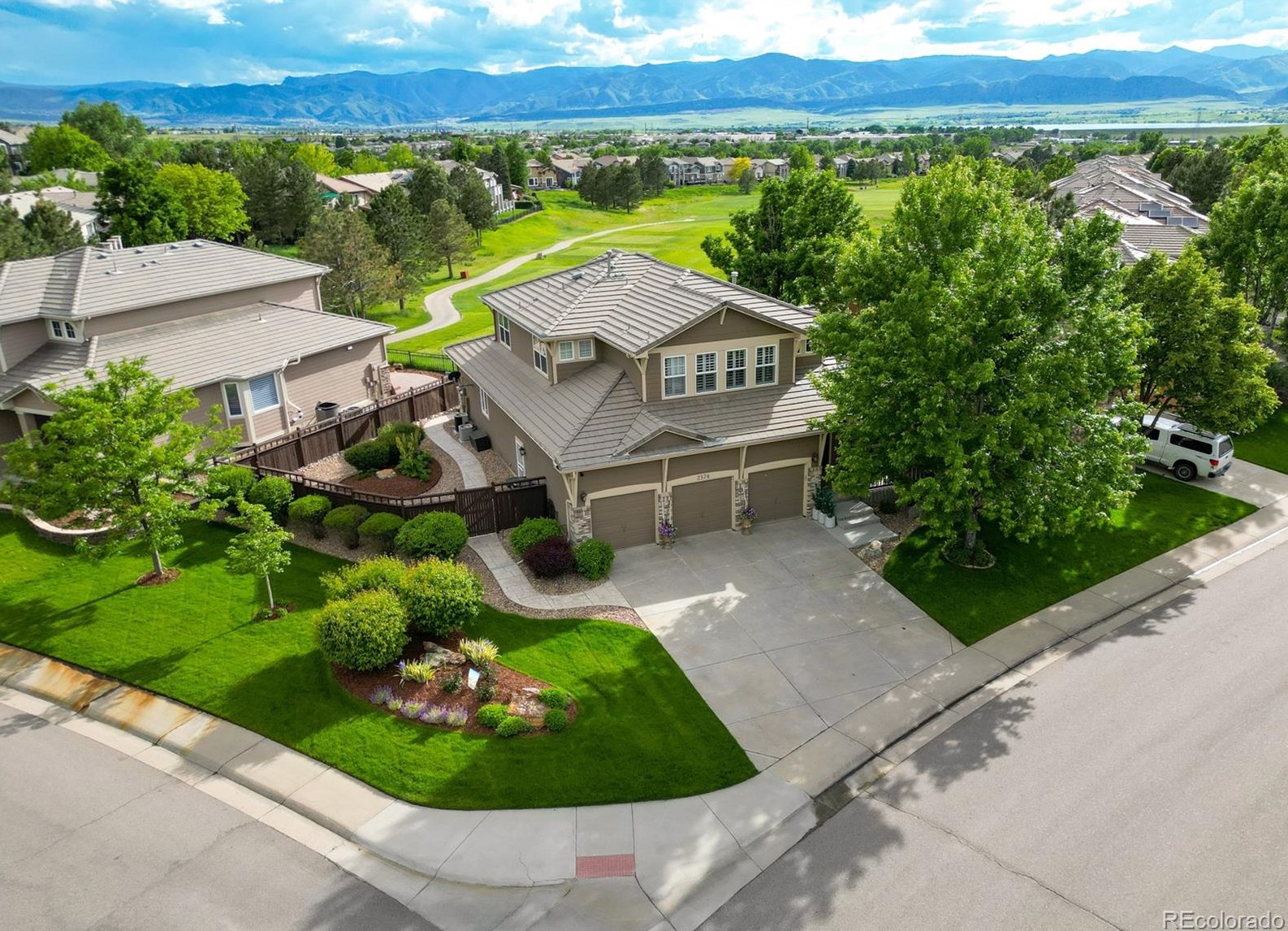 2574 Greensborough Dr, Littleton CO  80129-2221 exterior