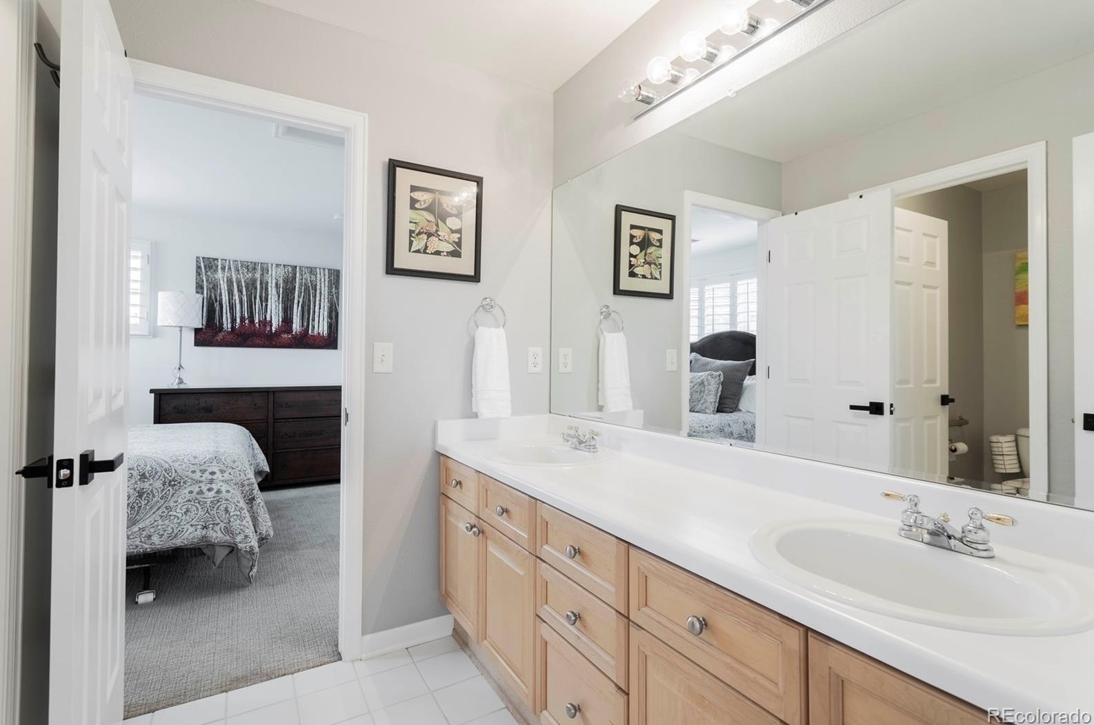 2574 Greensborough Dr, Littleton CO  80129-2221 exterior