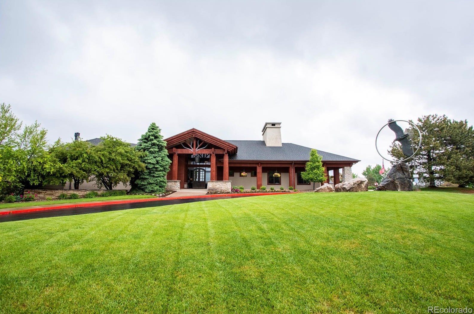 2574 Greensborough Dr, Littleton CO  80129-2221 exterior