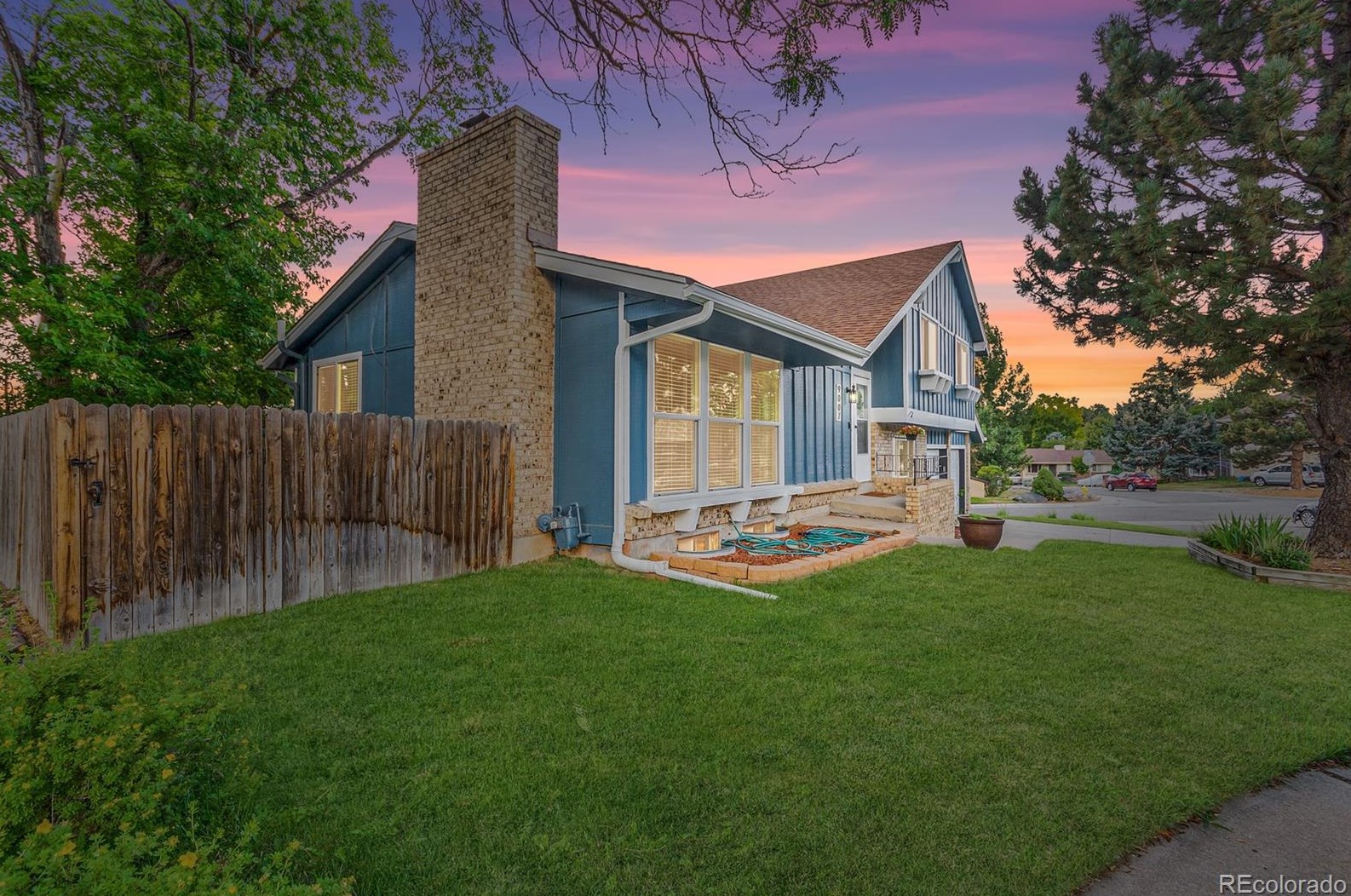 9007 77th Pl, Arvada CO  80005-4304 exterior