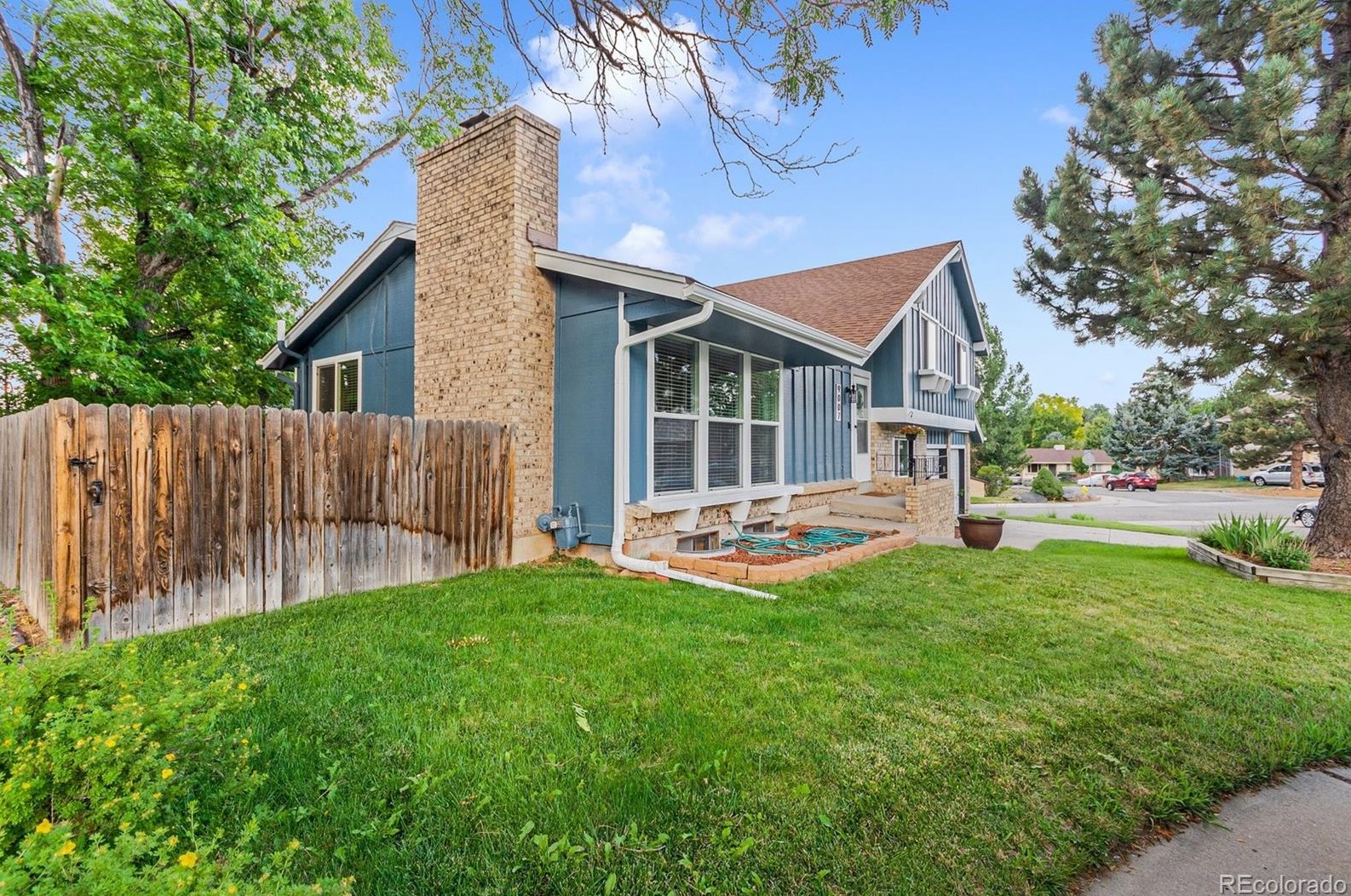 9007 77th Pl, Arvada CO  80005-4304 exterior