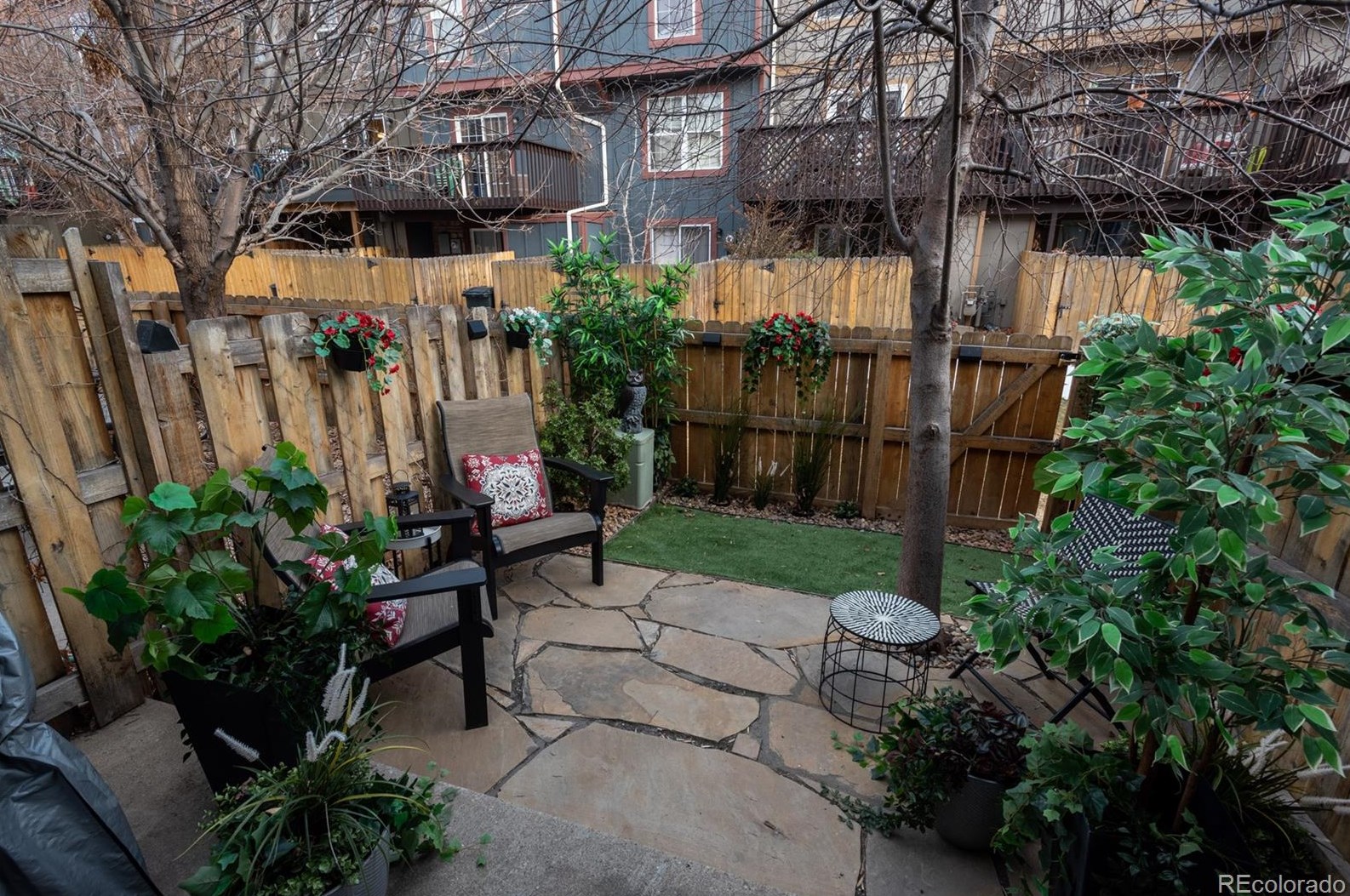 8066 Columbine Ct, Littleton CO  80122-3420 exterior