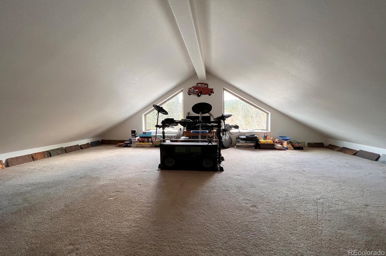 83 Ldg Pole Dr, Arvada CO  80422-8948 exterior