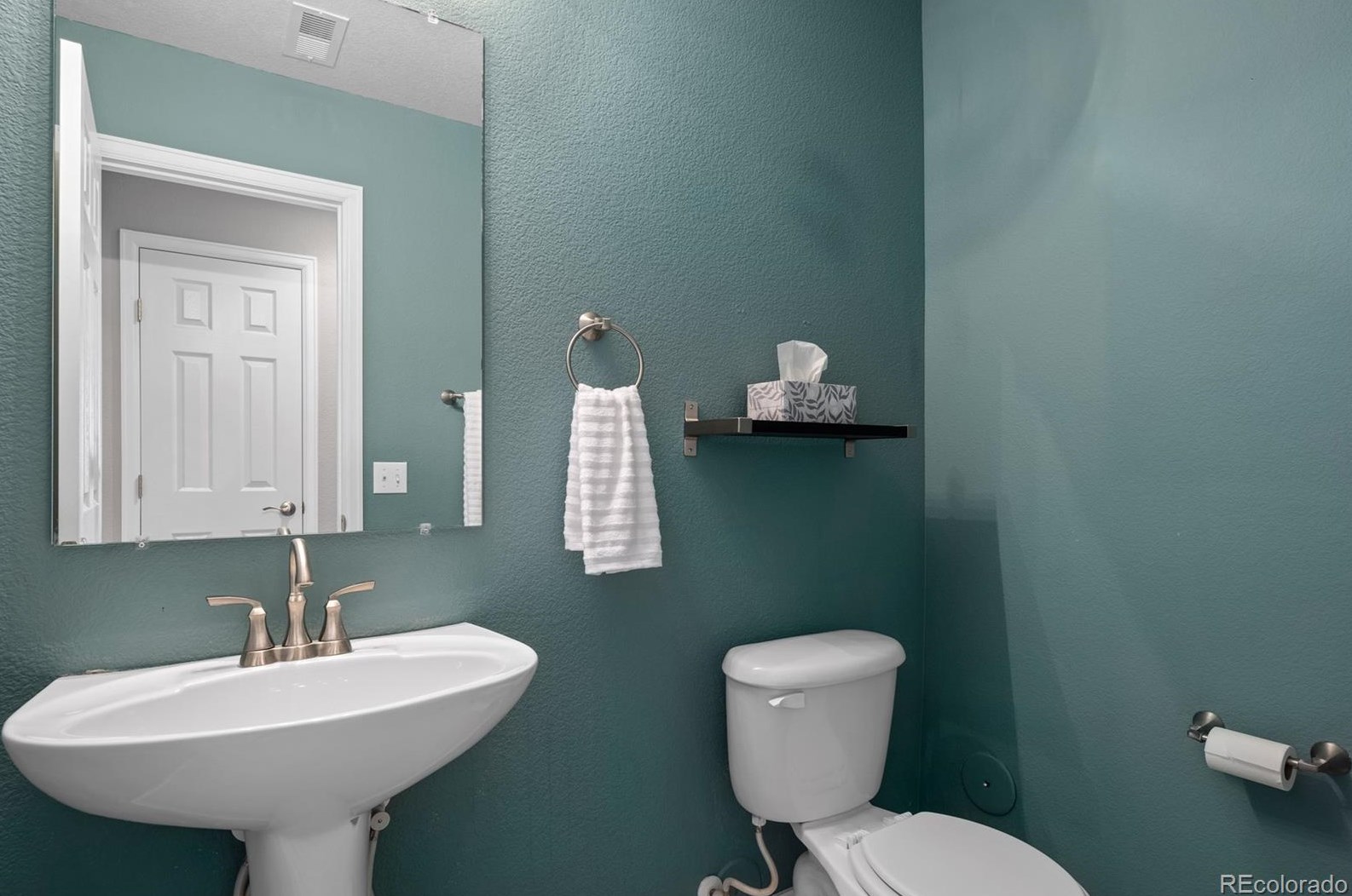 6057 Wescroft Ave, Castle Rock CO  80104-5267 exterior