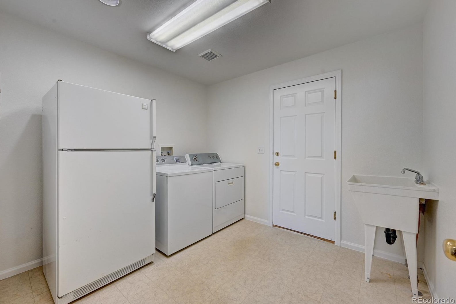 3247 Astorbrook Way, Littleton CO 80126-7812 exterior