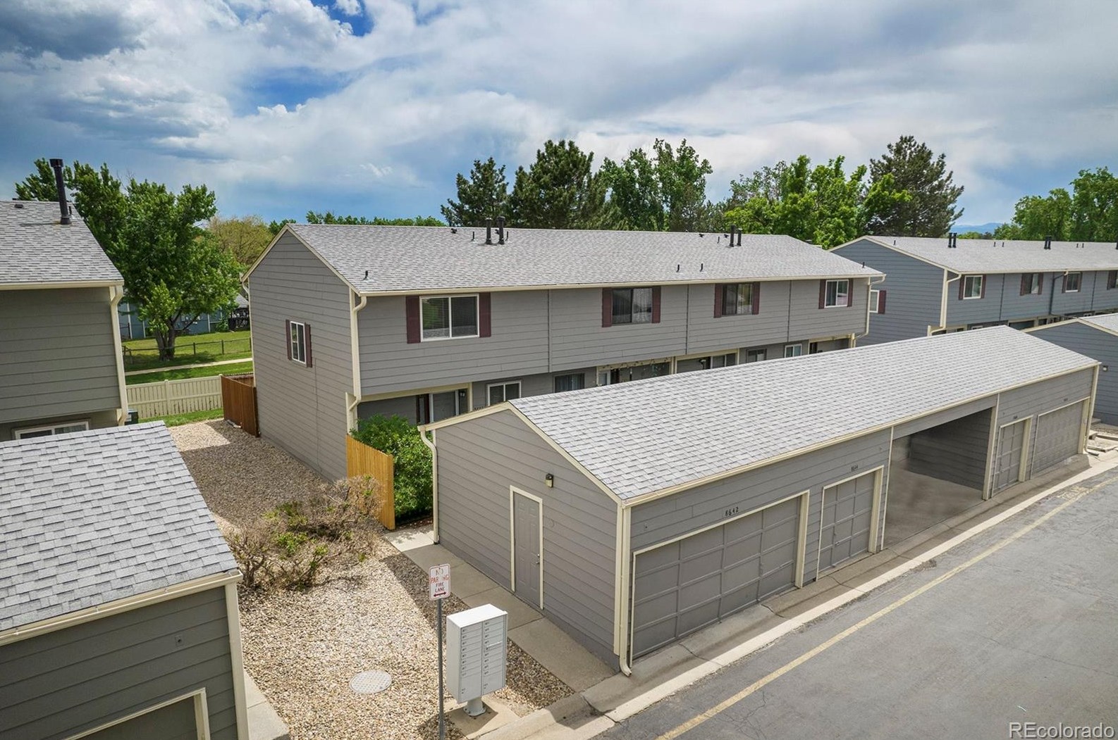 8642 Carr Loop, Arvada CO  80005-1575 exterior