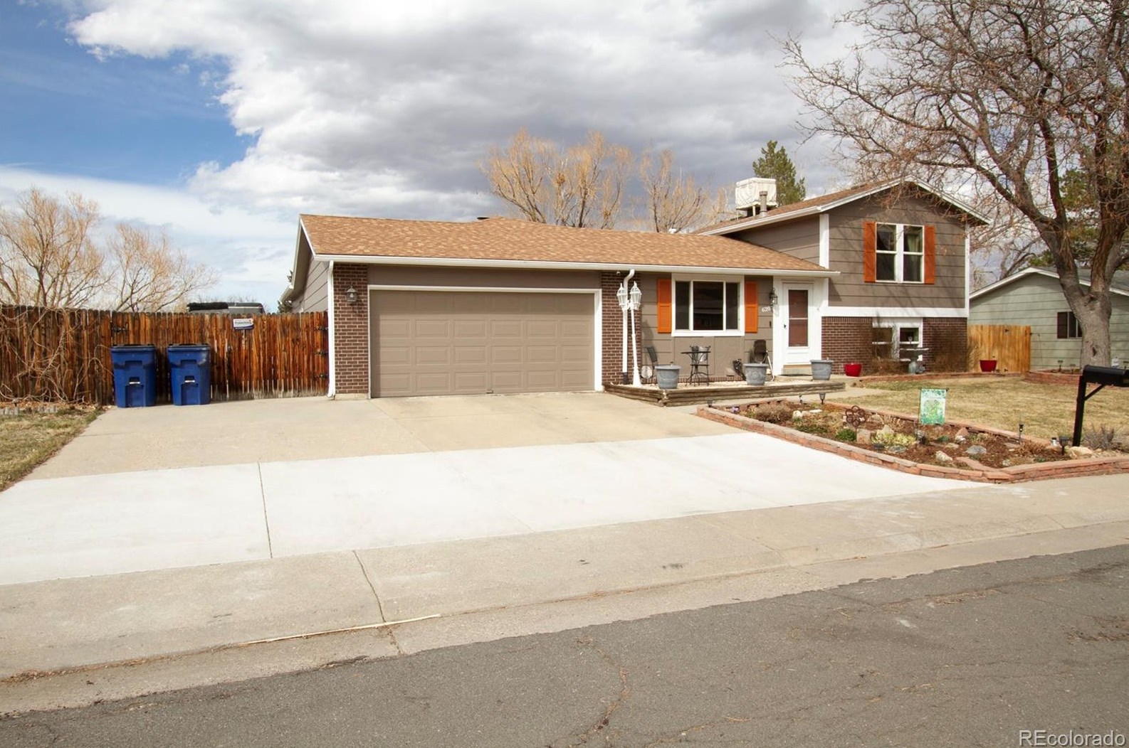 6207 75th Dr, Arvada CO  80003-2803 exterior