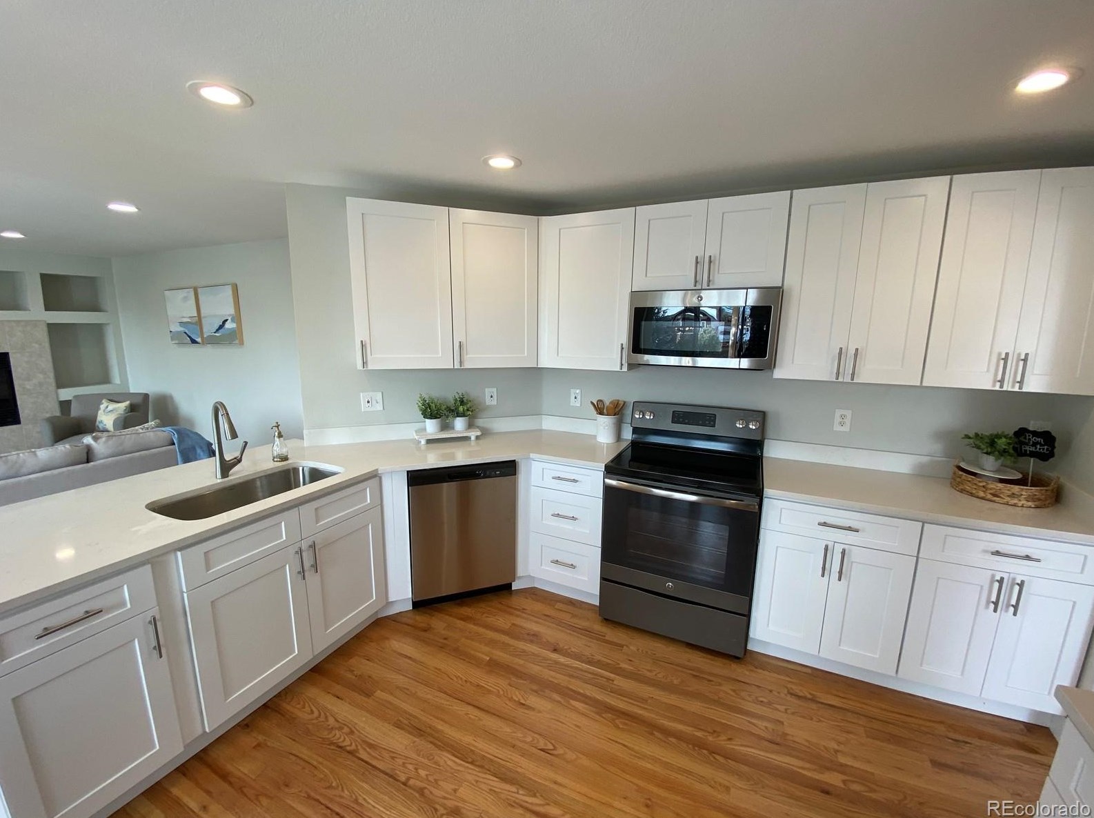 8752 Carr Way, Littleton CO  80128-6965 exterior