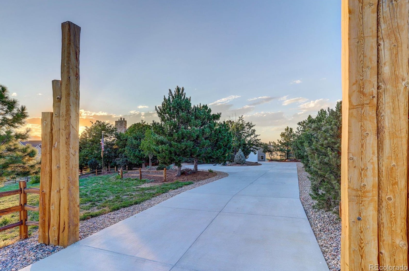 6803 Chatfield Ln, Littleton CO 80125-9612 exterior