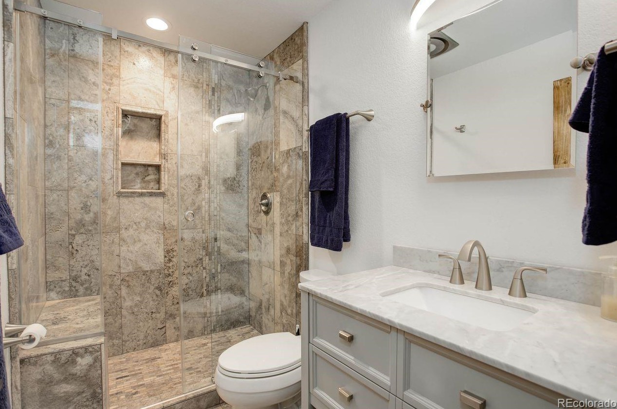 6803 Chatfield Ln, Littleton CO 80125-9612 exterior