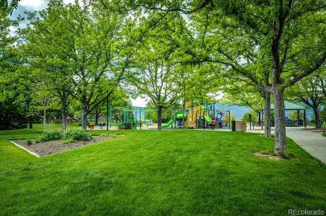 2016 Ashwood Pl, Littleton CO 80129-6320 exterior