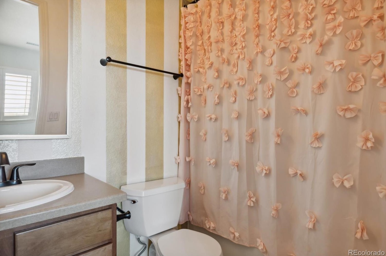 10718 Manorstone Dr, Littleton CO  80126-5718 exterior