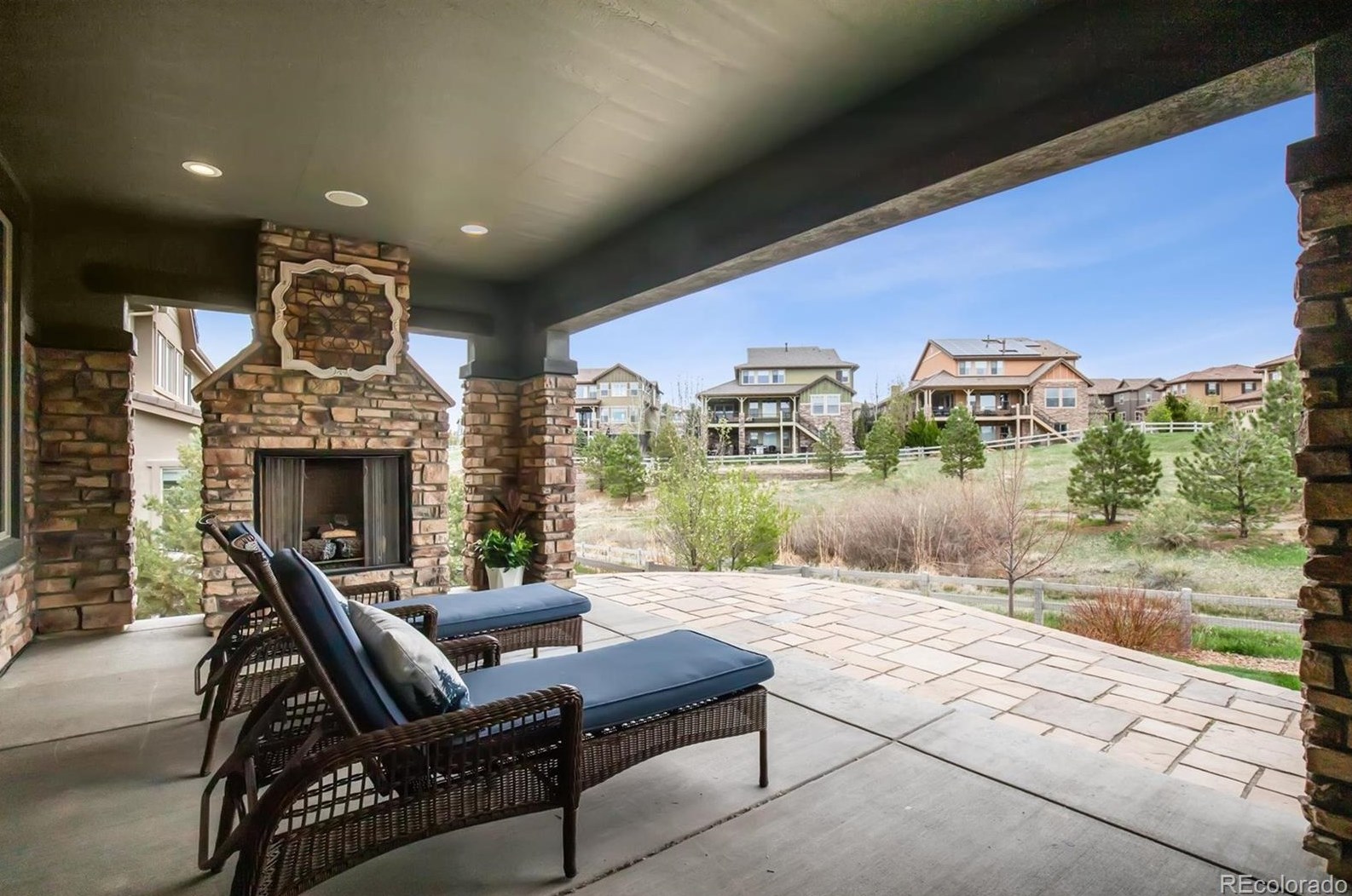 10718 Manorstone Dr, Littleton CO  80126-5718 exterior