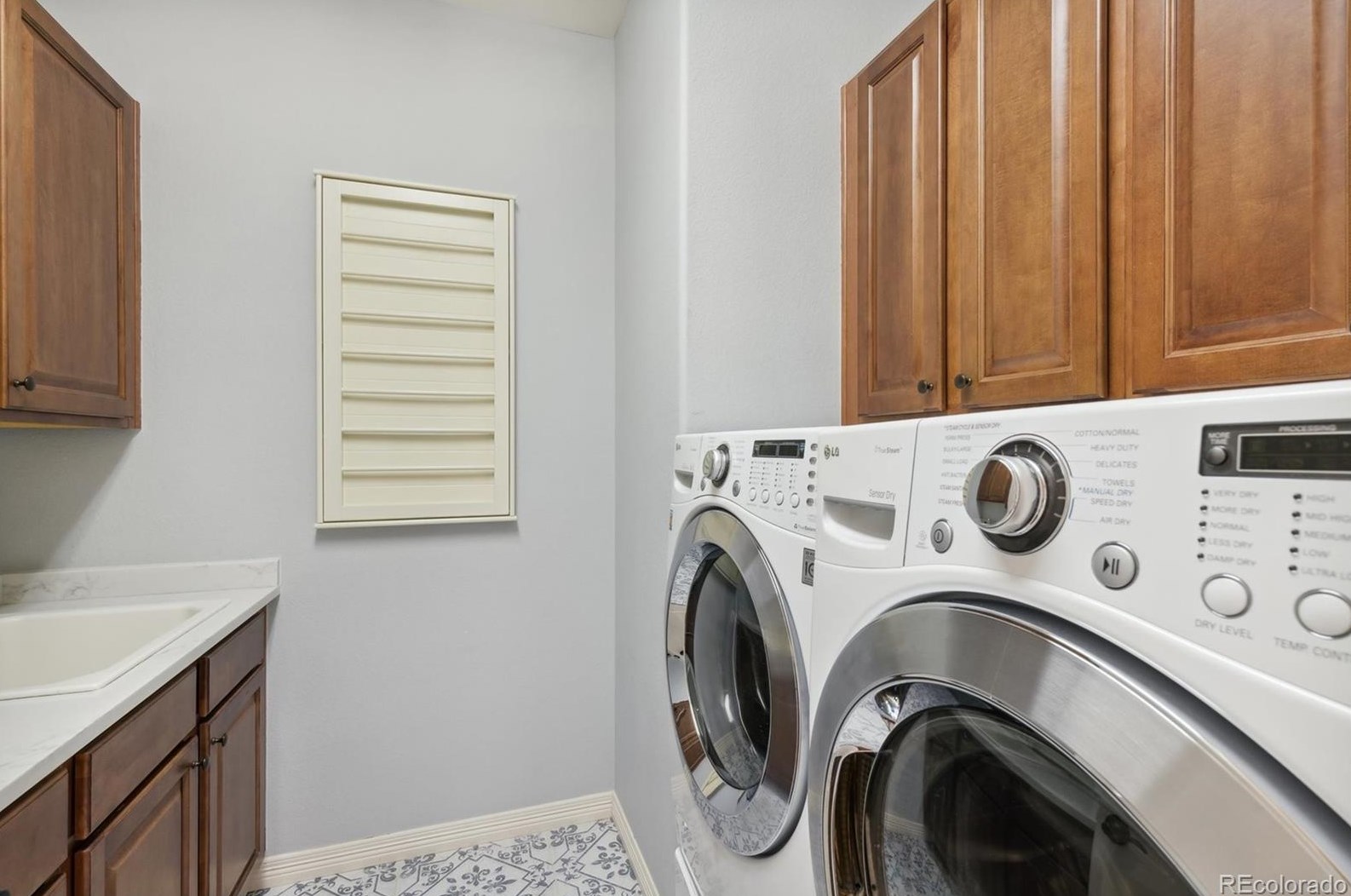 10718 Manorstone Dr, Littleton CO  80126-5718 exterior