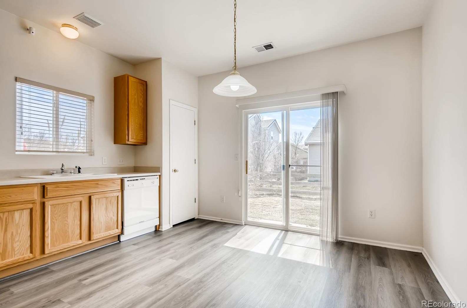 19494 58 Pl, Denver CO 80019-2027 exterior