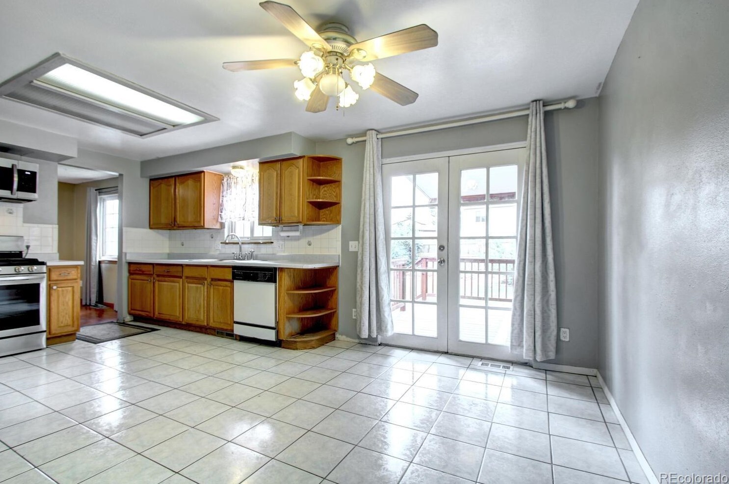 4991 Fld Way, Littleton CO 80127-8528 exterior