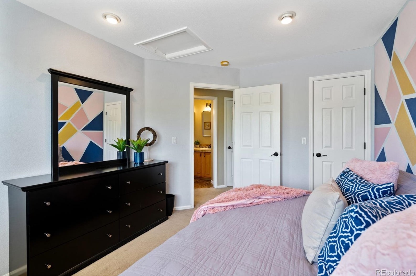 6645 Berry Ave, Littleton CO 80123-0820 exterior