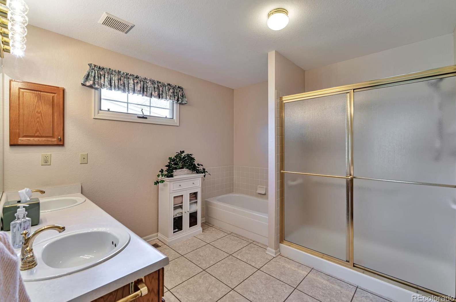 8841 Greenwich St, Littleton CO 80130-5212 exterior