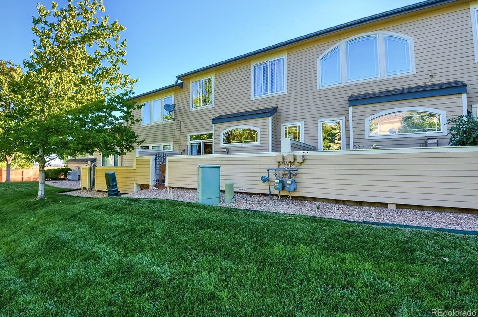 4333 Queen Ct, Littleton CO 80127-3302 exterior