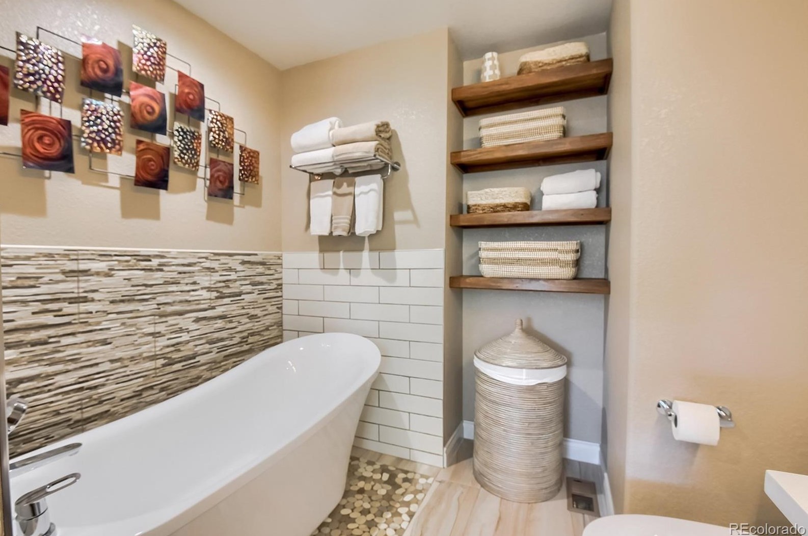 4333 Queen Ct, Littleton CO 80127-3302 exterior