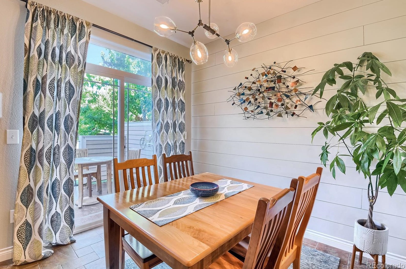 4333 Queen Ct, Littleton CO 80127-3302 exterior