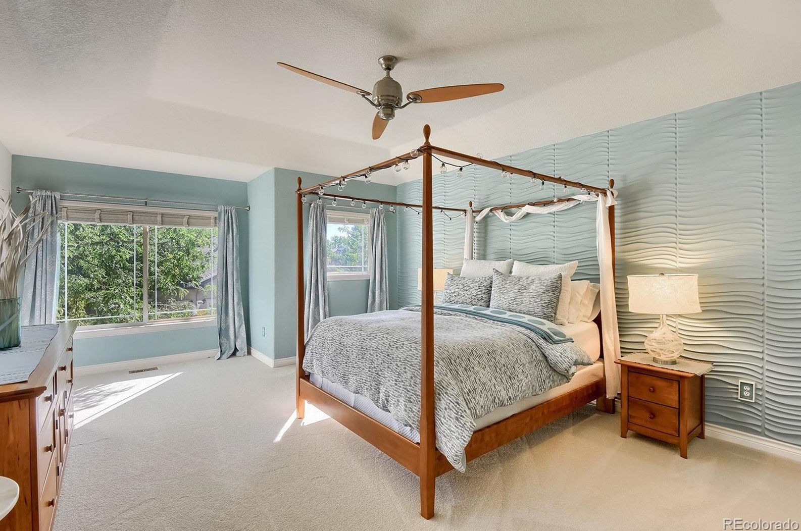 4333 Queen Ct, Littleton CO 80127-3302 exterior