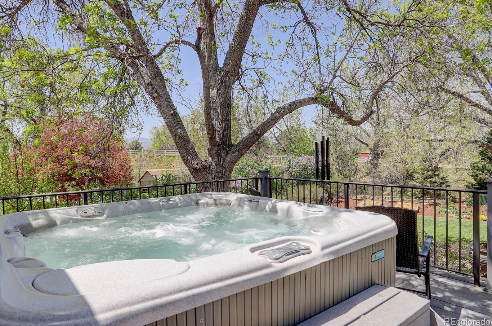 2201 Dry Crk Rd, Littleton CO 80120-8048 exterior