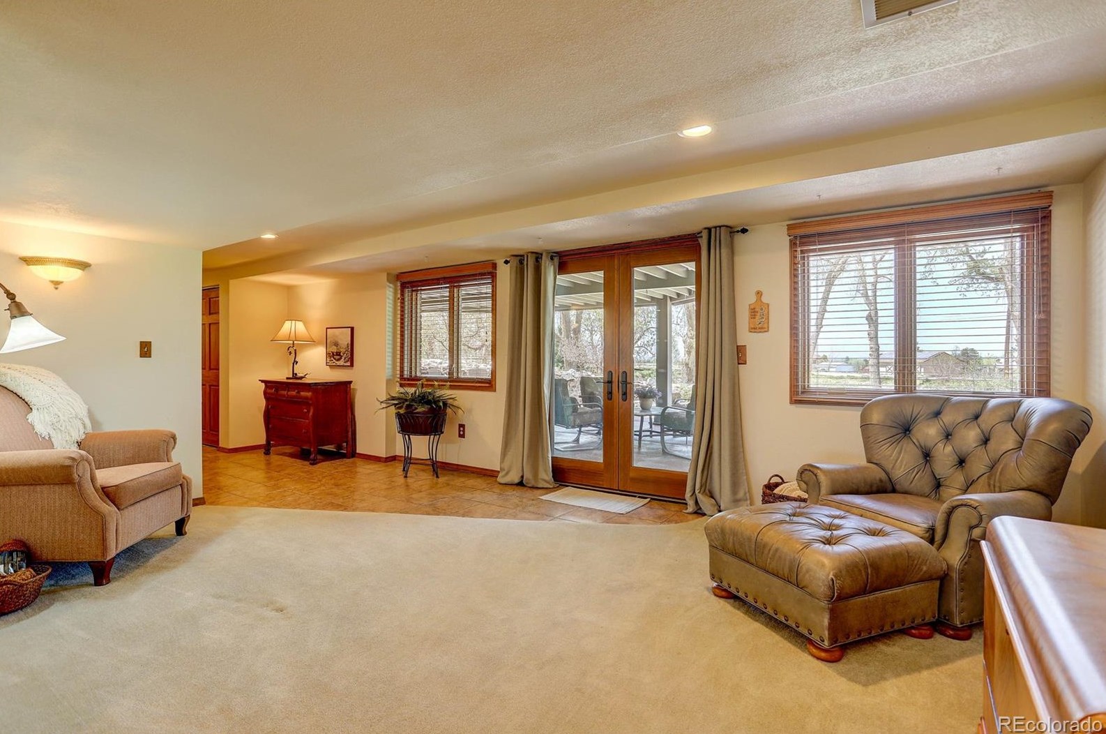 2201 Dry Crk Rd, Littleton CO 80120-8048 exterior