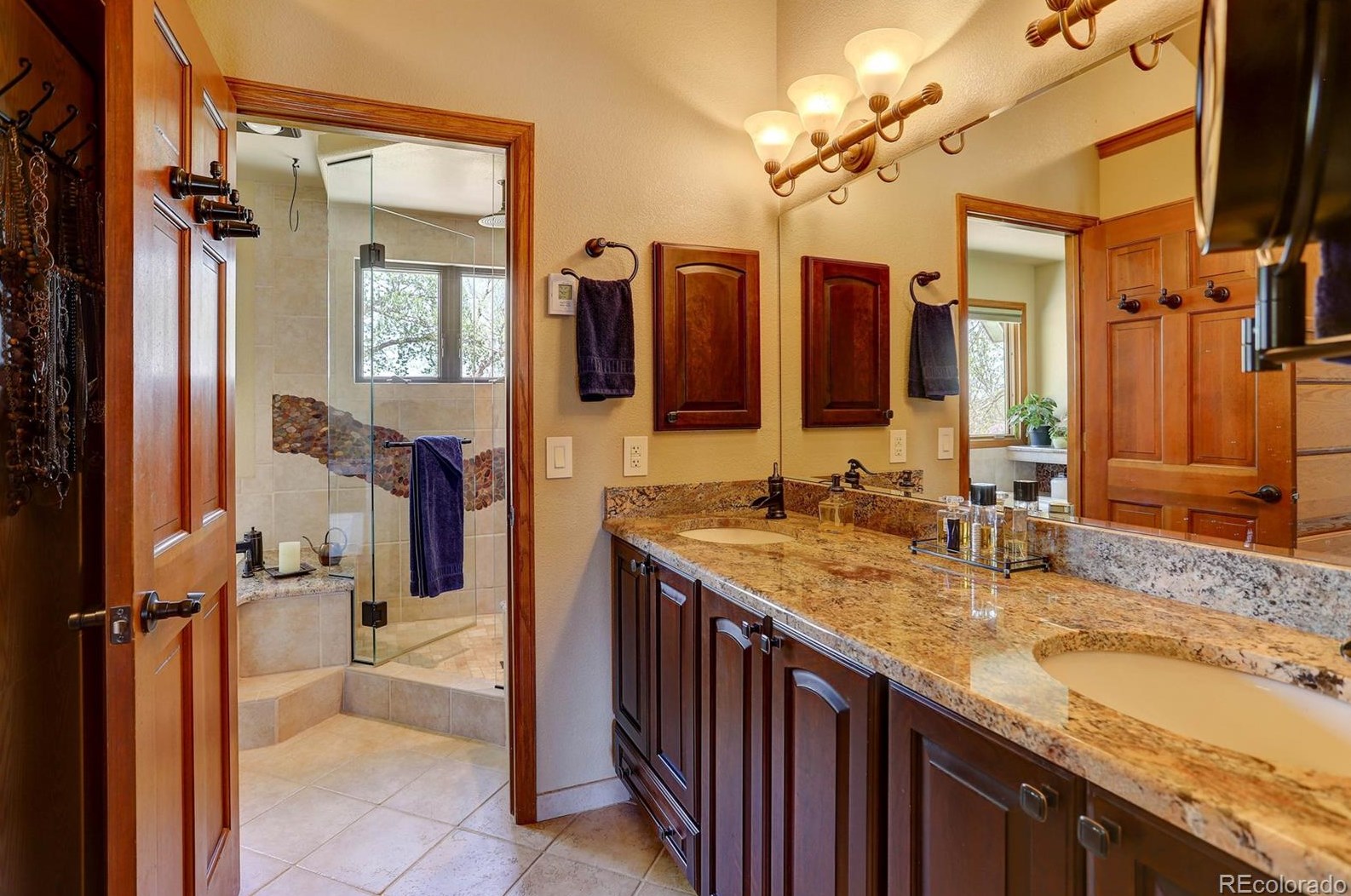 2201 Dry Crk Rd, Littleton CO 80120-8048 exterior